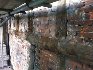 Re-pointing masonry walls, 03